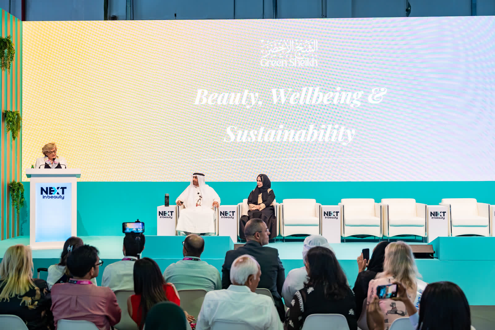 Valérie Kaminov moderating the Beauty, Wellbeing and Sustainability session at the Next in Beauty conference