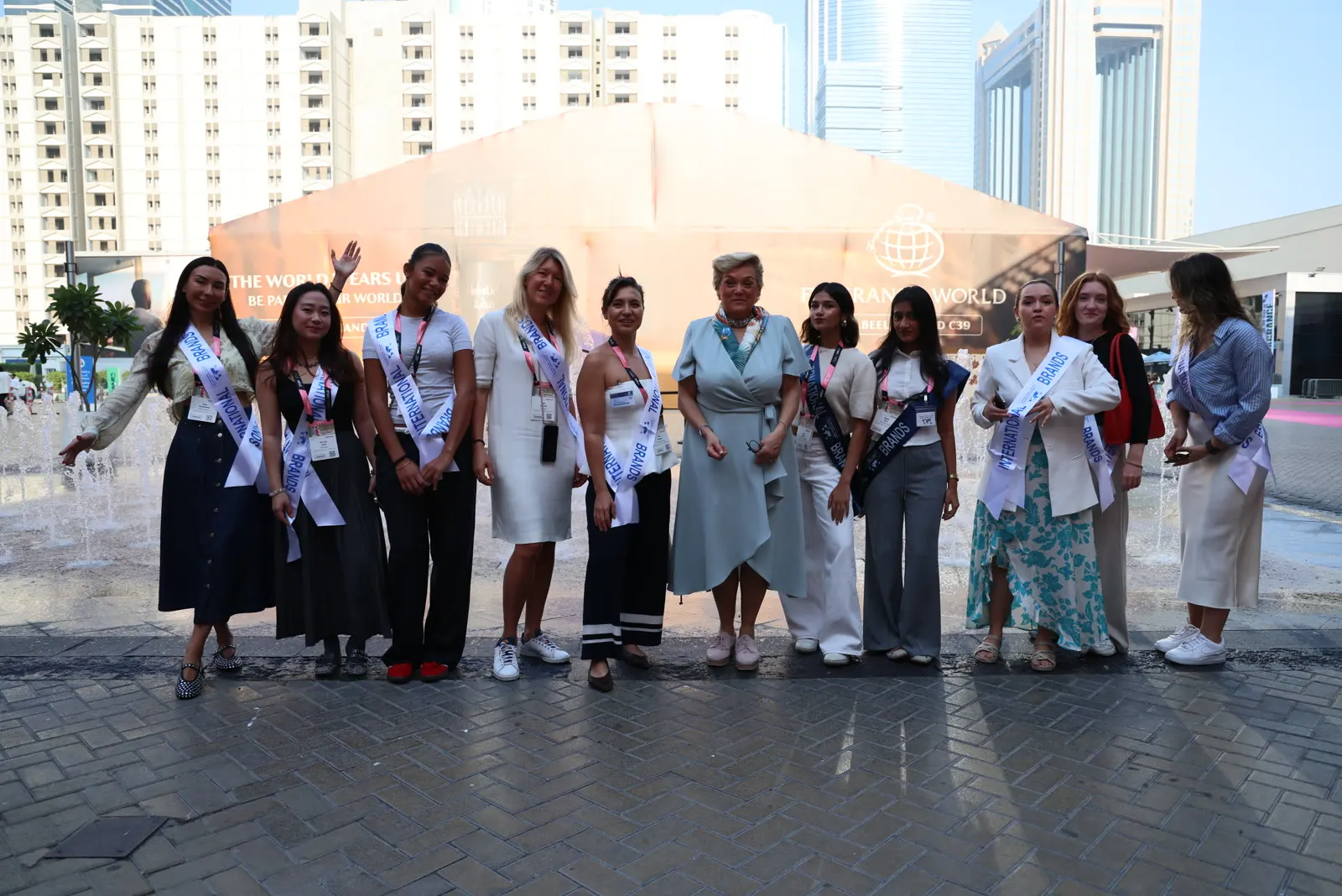 Beautyworld Middle East上由十一位成员组成的国际买手代表团