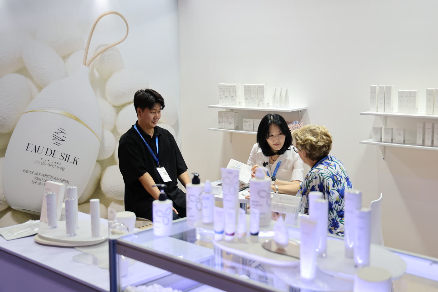 A buyer meeting at Cosmoprof CBE ASEAN, Bangkok