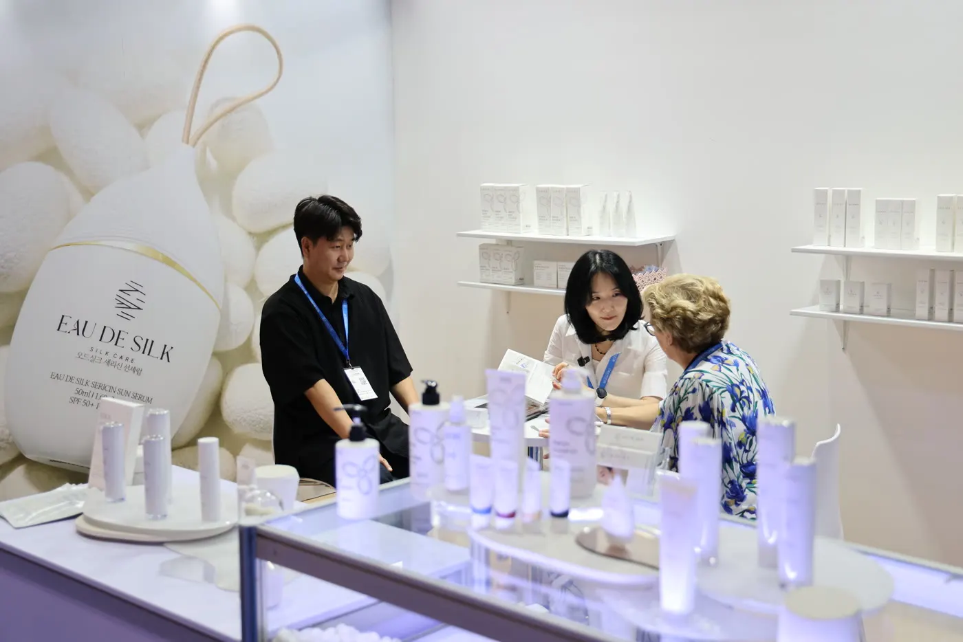 曼谷 Cosmoprof CBE ASEAN 展会买手洽谈现场